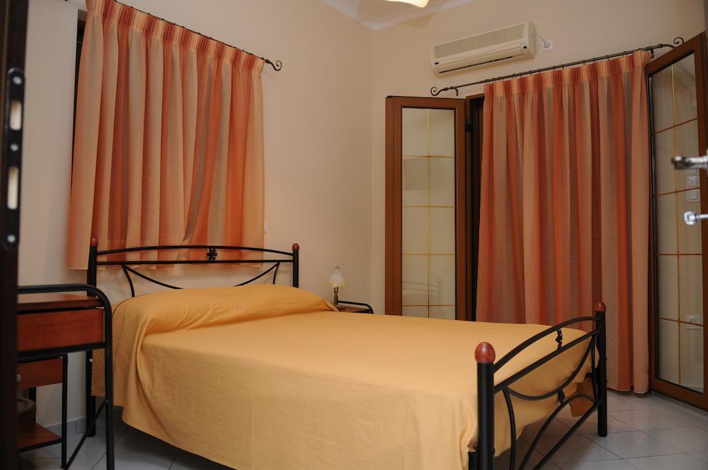 Sofia Apartment Gythio Room photo